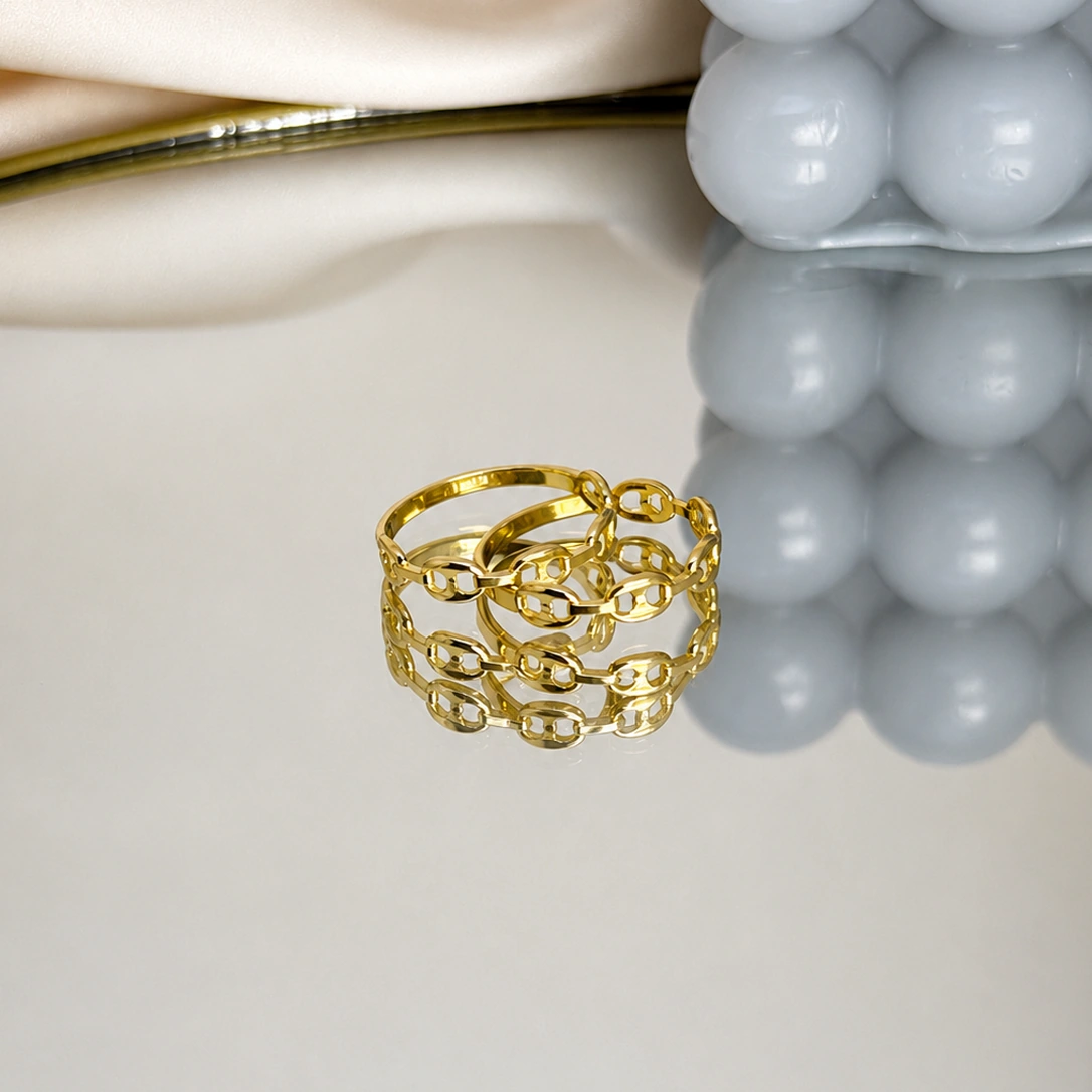 36. ANILLO DISEÑOR GUCCI PESO_ 1.3 GR MEDIDA_ 6 1_2